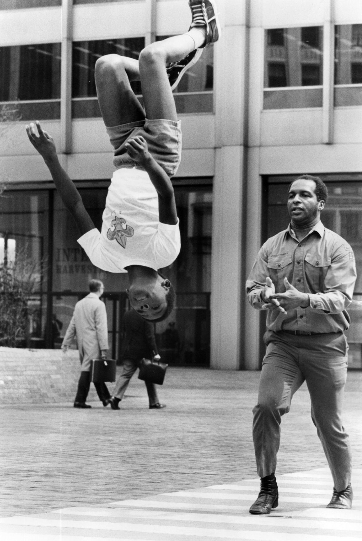 LIFE-CHICAGO’S-OWN-JESSE-WHITE-TUMBLERS-10-TB.jpg